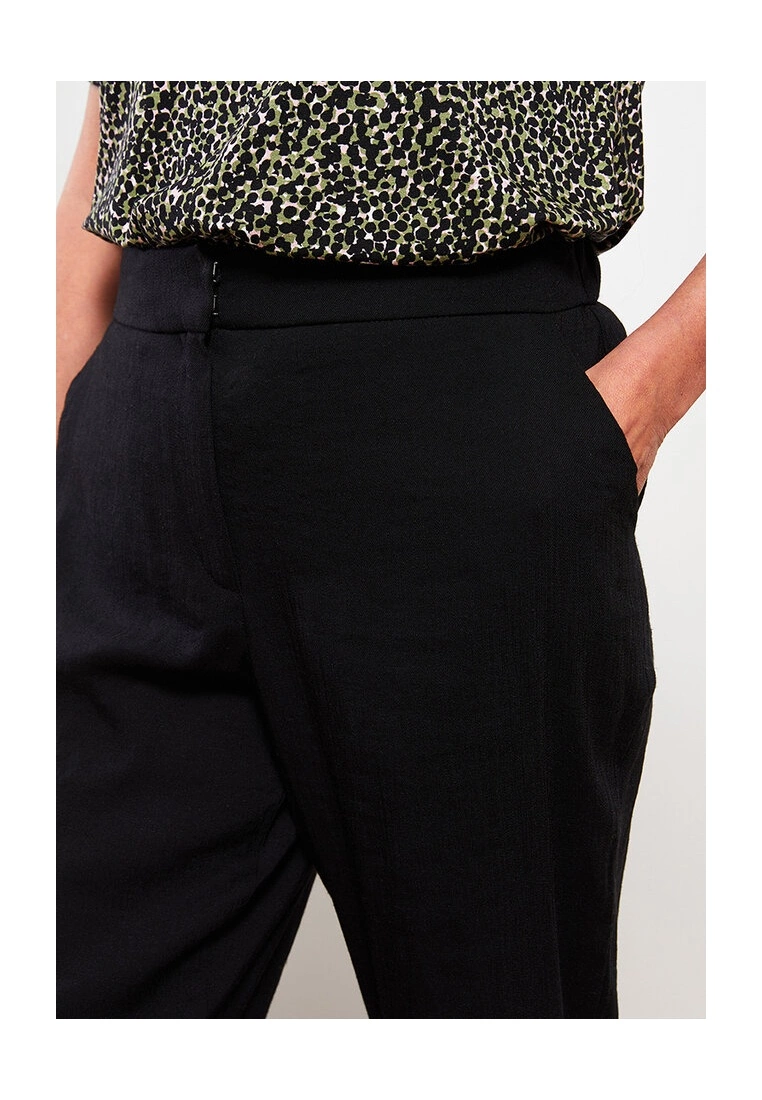 LC WAIKIKI Comfortable Fit Straight Trousers 5 LC WAIKIKI Comfortable Fit Straight Trousers - Image 3