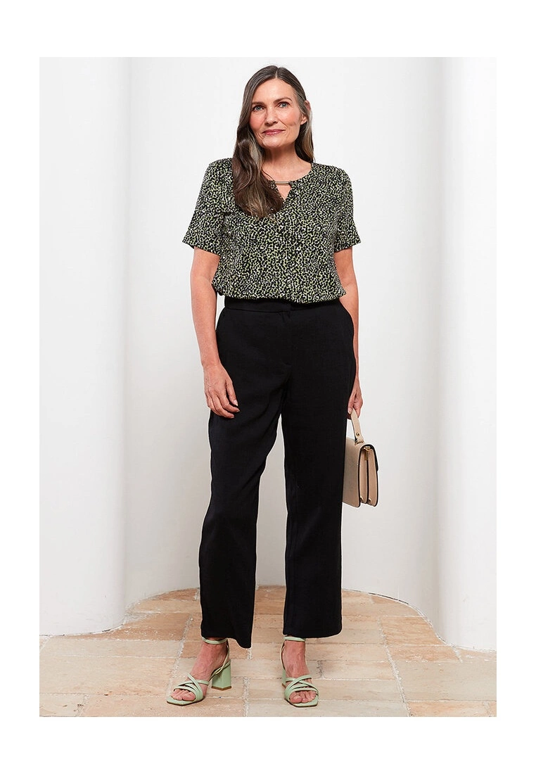 LC WAIKIKI Comfortable Fit Straight Trousers 6 LC WAIKIKI Comfortable Fit Straight Trousers - Image 4