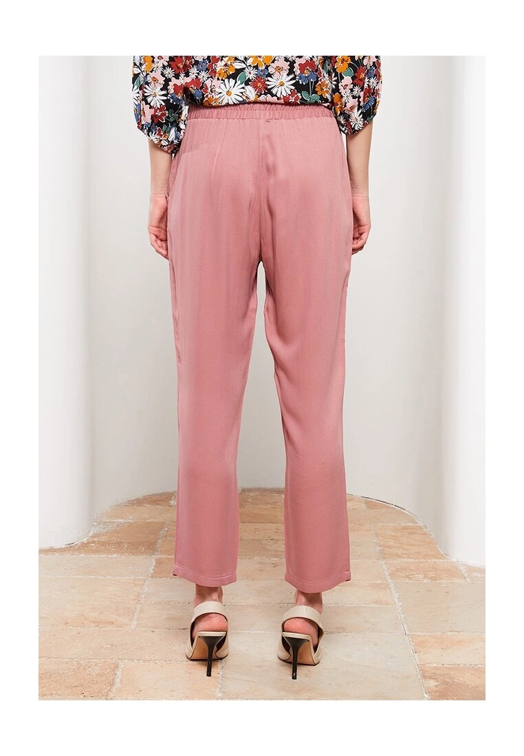 LC WAIKIKI Ankle Viscose Trousers 4 LC WAIKIKI Ankle Viscose Trousers - Image 2