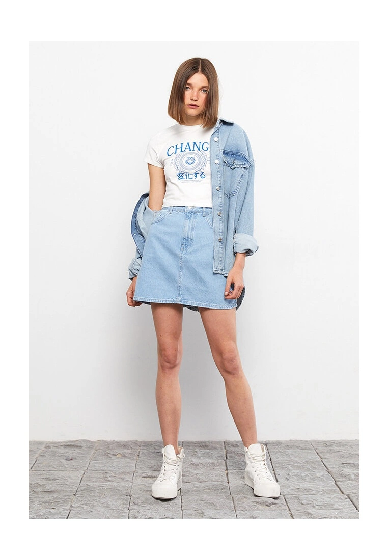 LC WAIKIKI Standard Fit Plain Jean Skirt 6 LC WAIKIKI Standard Fit Plain Jean Skirt - Image 4