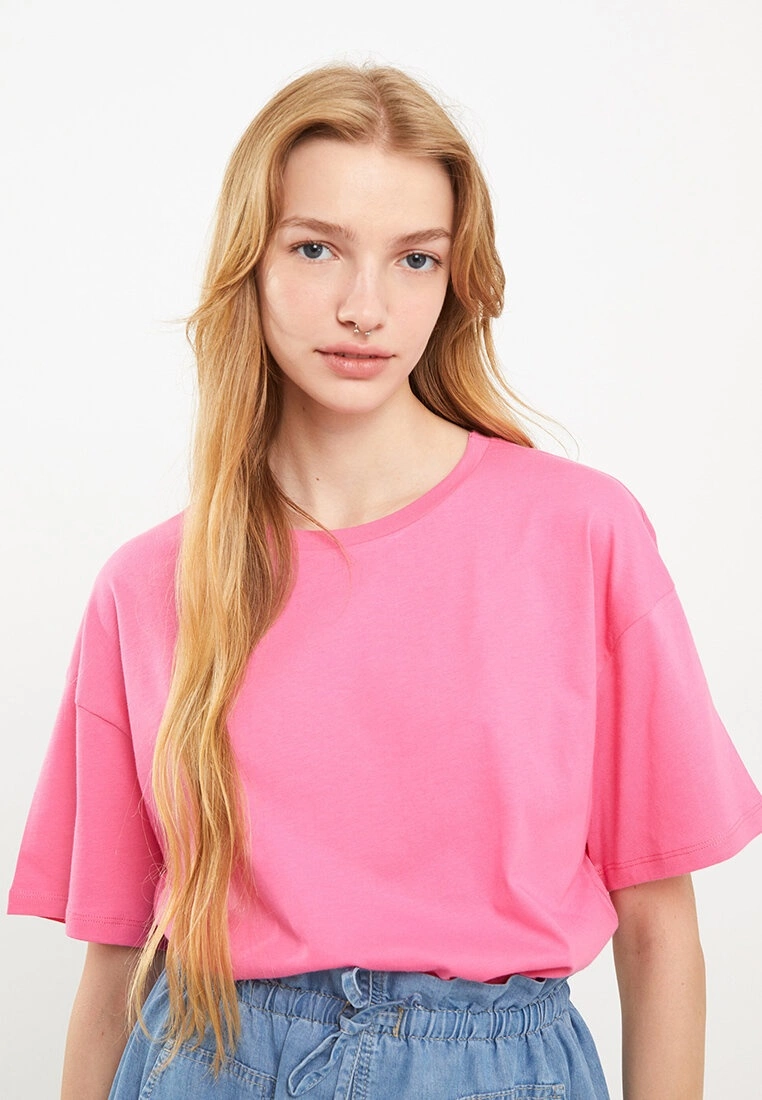 LC WAIKIKI Crew Neck Printed Short Sleeve Cotton Women's T-Shirt 3 LC WAIKIKI Crew Neck Printed Short Sleeve Cotton Women's T-Shirt