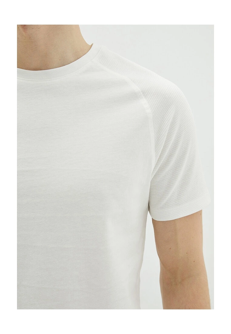 LC WAIKIKI Basic Crew T-Shirt 5 LC WAIKIKI Basic Crew T-Shirt - Image 3