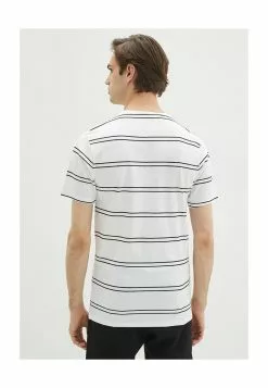 LC WAIKIKI Polo Neck Cotton Men T-Shirt 9 LC WAIKIKI Polo Neck Cotton Men T-Shirt -LC WAIKIKI popular shop lc waikiki 2010 3376016 2