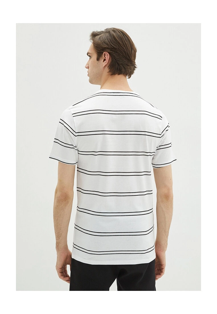 LC WAIKIKI Polo Neck Cotton Men T-Shirt 4 LC WAIKIKI Polo Neck Cotton Men T-Shirt - Image 2