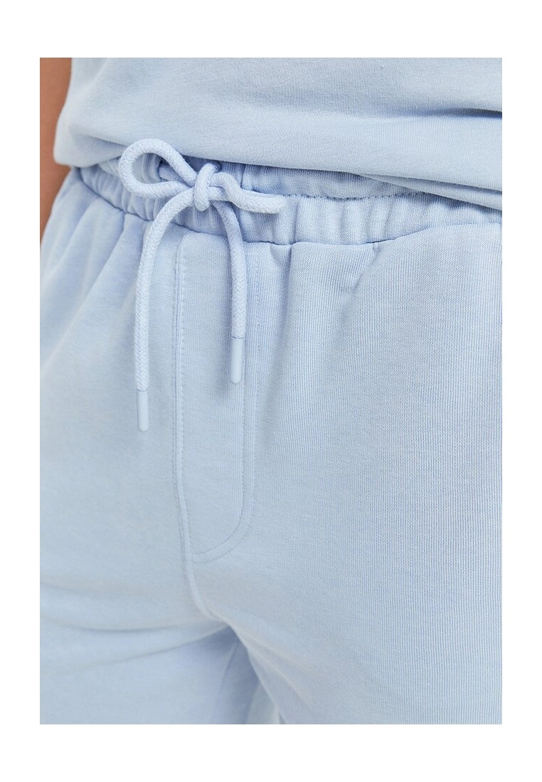 LC WAIKIKI Standard Fit Shorts 5 LC WAIKIKI Standard Fit Shorts - Image 3