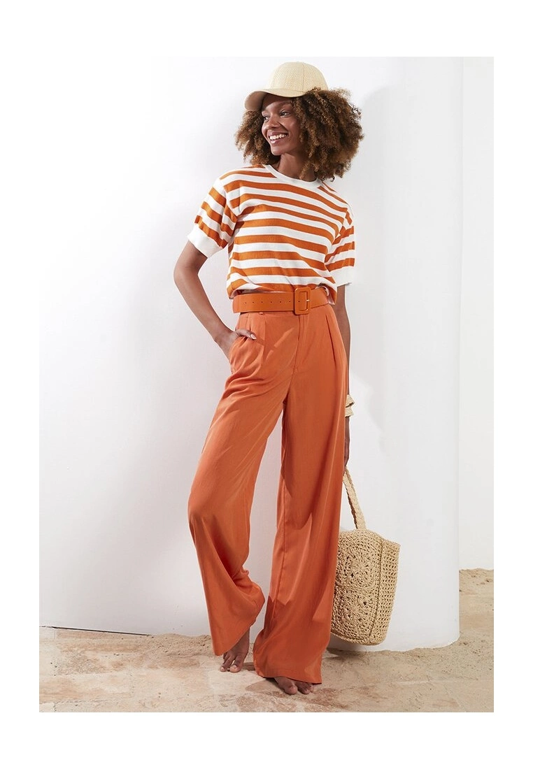 LC WAIKIKI Striped Women's Knitwear Sweater 5 LC WAIKIKI Striped Women's Knitwear Sweater - Image 3