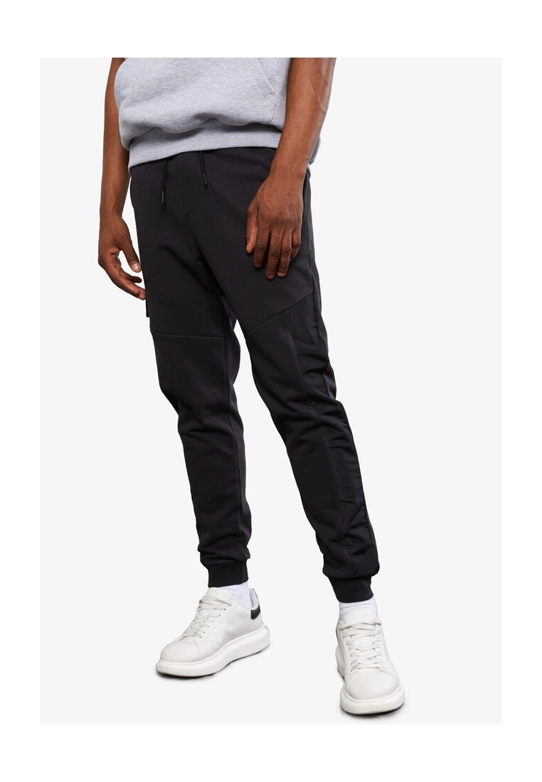 LC WAIKIKI Slim Fit Men's Jogger Trousers 3 LC WAIKIKI Slim Fit Men's Jogger Trousers