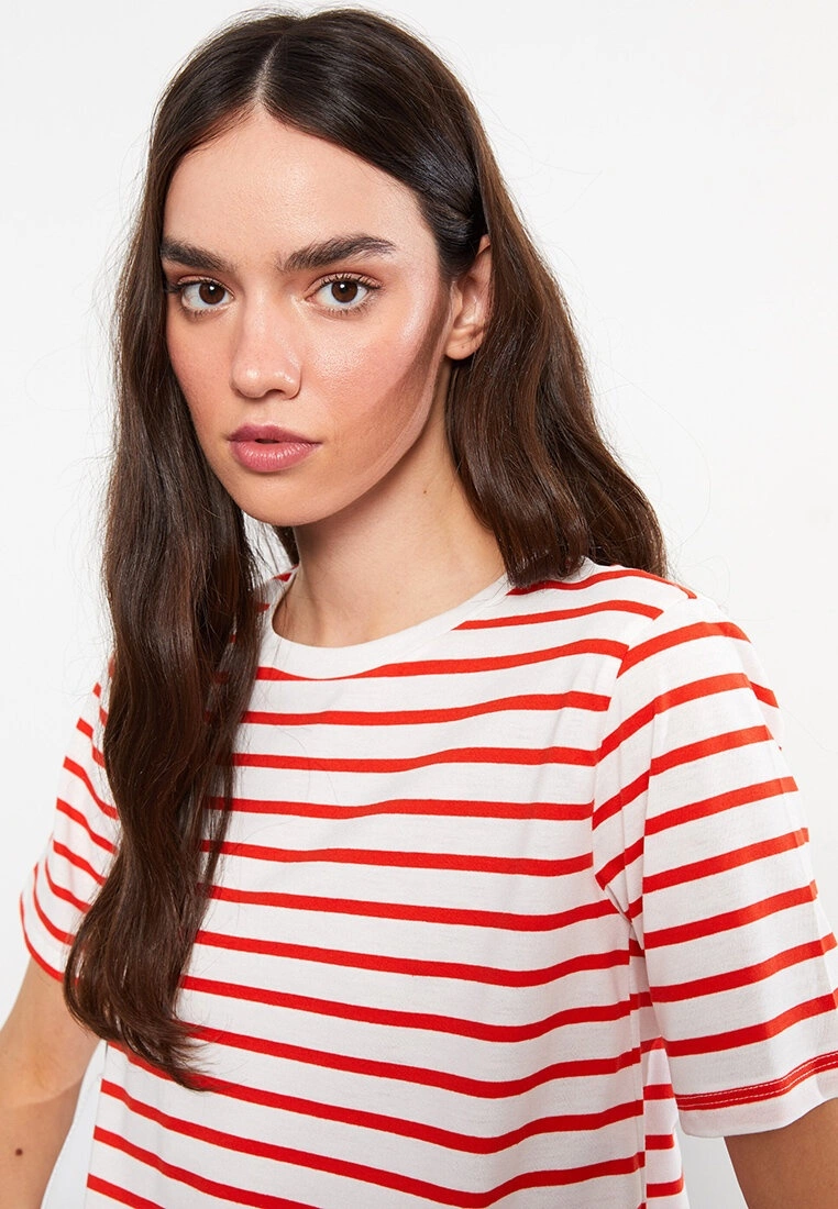 LC WAIKIKI Crew Neck Striped Short Sleeve Women's T-Shirt 5 LC WAIKIKI Crew Neck Striped Short Sleeve Women's T-Shirt - Image 3