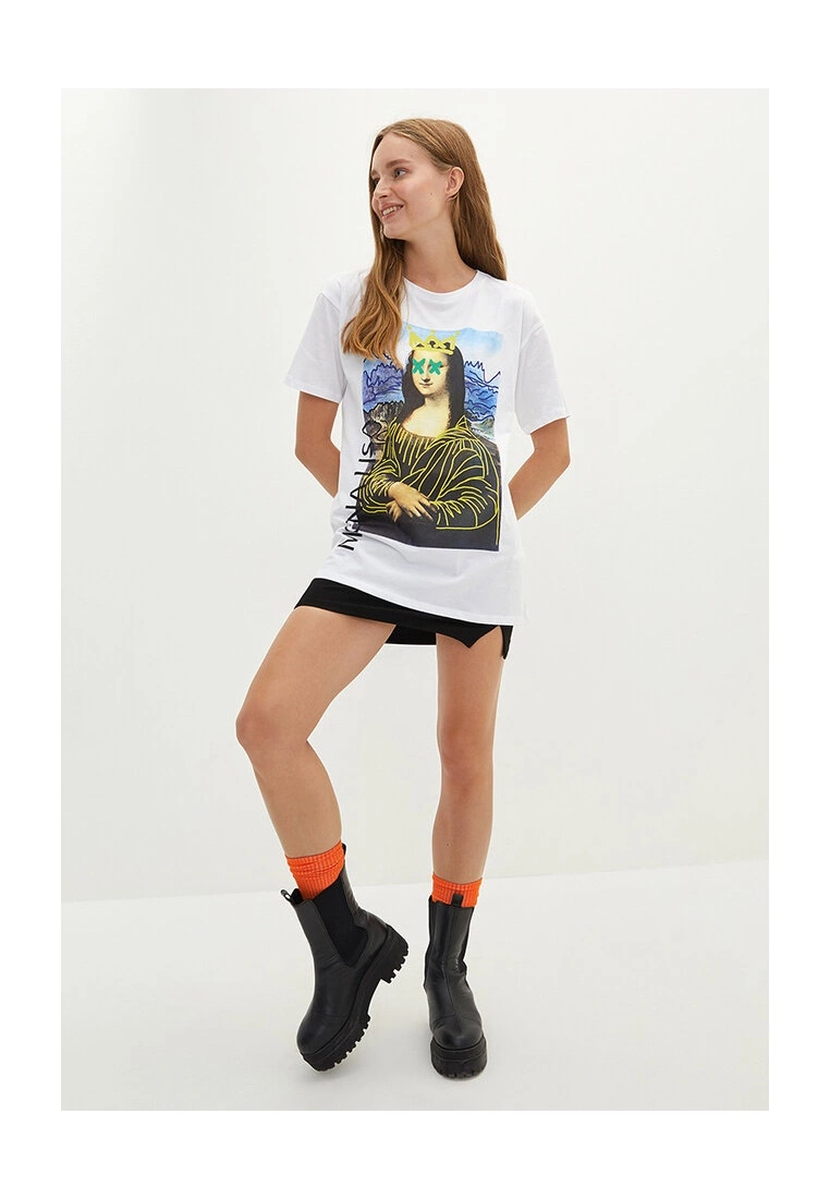 LC WAIKIKI Mona Lisa Printed Cotton T-Shirt 6 LC WAIKIKI Mona Lisa Printed Cotton T-Shirt - Image 4