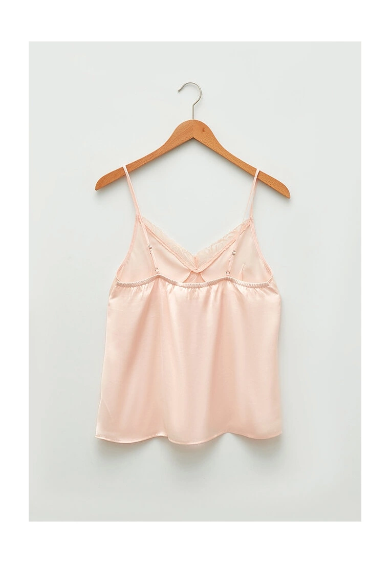 LC WAIKIKI Lace Strap Satin Women's Pajama Top 4 LC WAIKIKI Lace Strap Satin Women's Pajama Top - Image 2