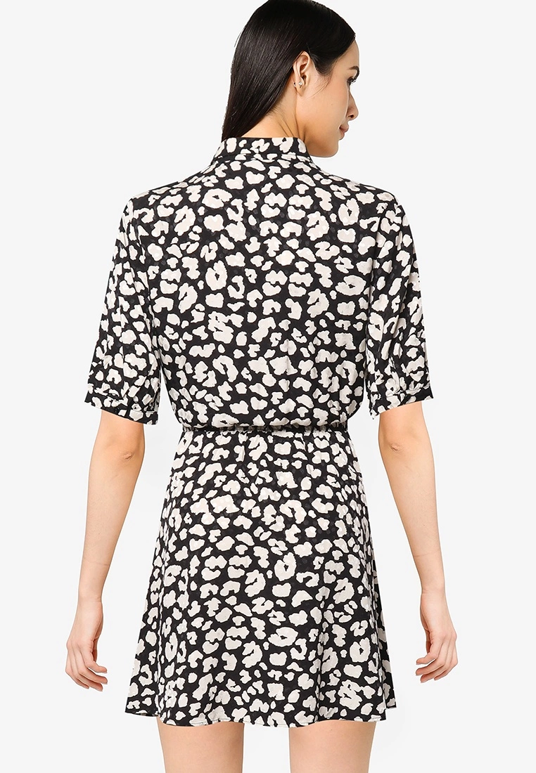 LC WAIKIKI Patterned Viscose Women's Dress 4 LC WAIKIKI Patterned Viscose Women's Dress - Image 2