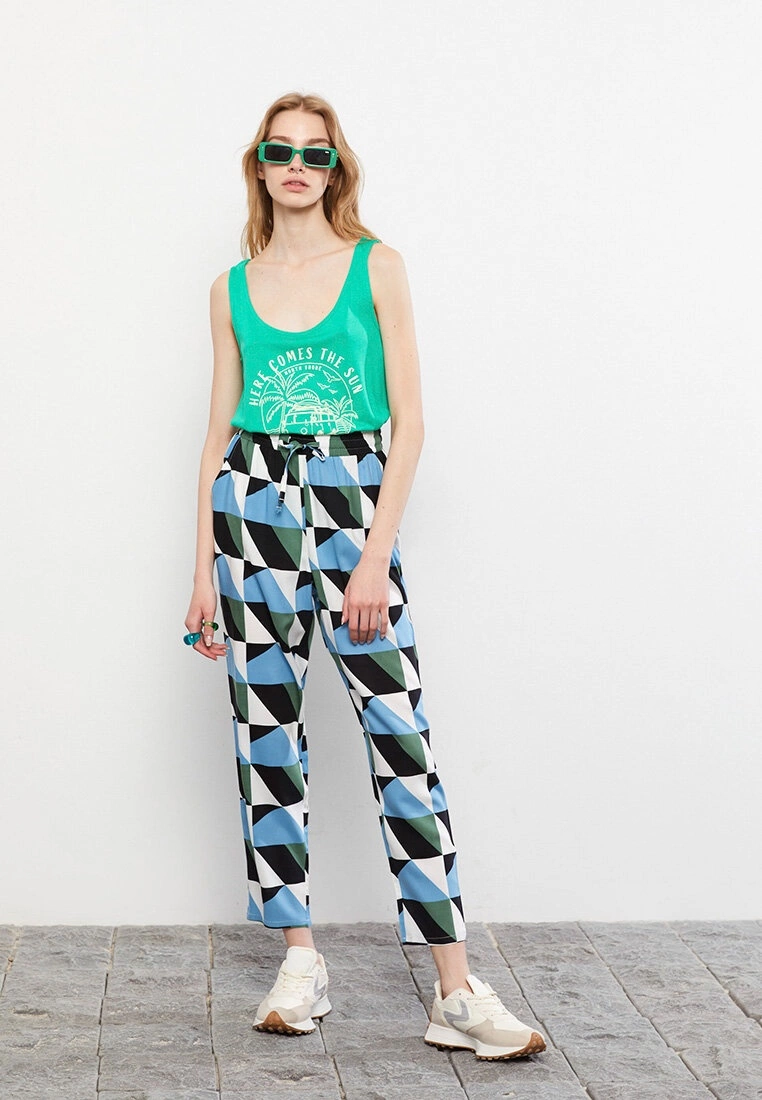 LC WAIKIKI Elastic Waist Comfortable Pattern Patterned Viscose Women's Trousers 4 LC WAIKIKI Elastic Waist Comfortable Pattern Patterned Viscose Women's Trousers - Image 2