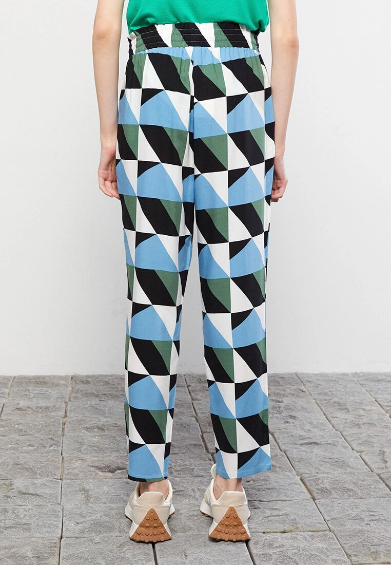 LC WAIKIKI Elastic Waist Comfortable Pattern Patterned Viscose Women's Trousers 7 LC WAIKIKI Elastic Waist Comfortable Pattern Patterned Viscose Women's Trousers - Image 5
