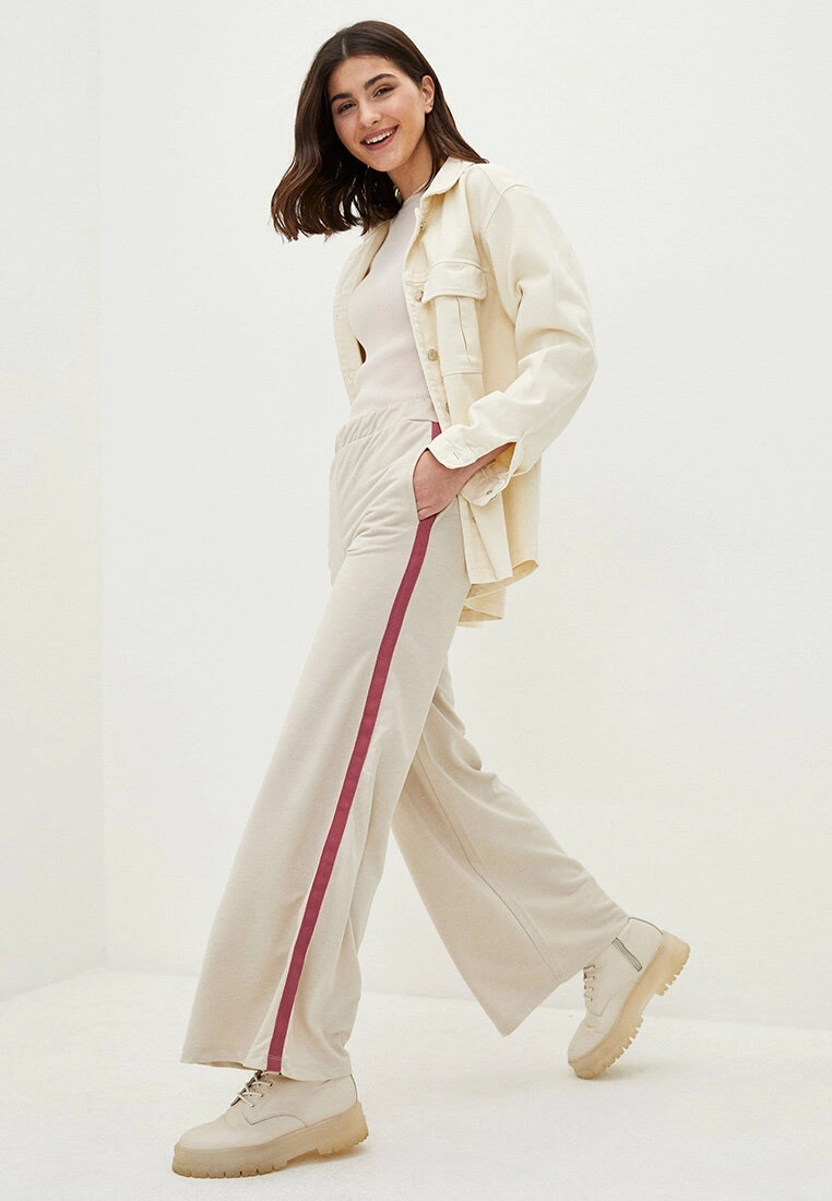 LC WAIKIKI Elastic Waist Stripe Detailed Women's Sweatpants 4 LC WAIKIKI Elastic Waist Stripe Detailed Women's Sweatpants - Image 2