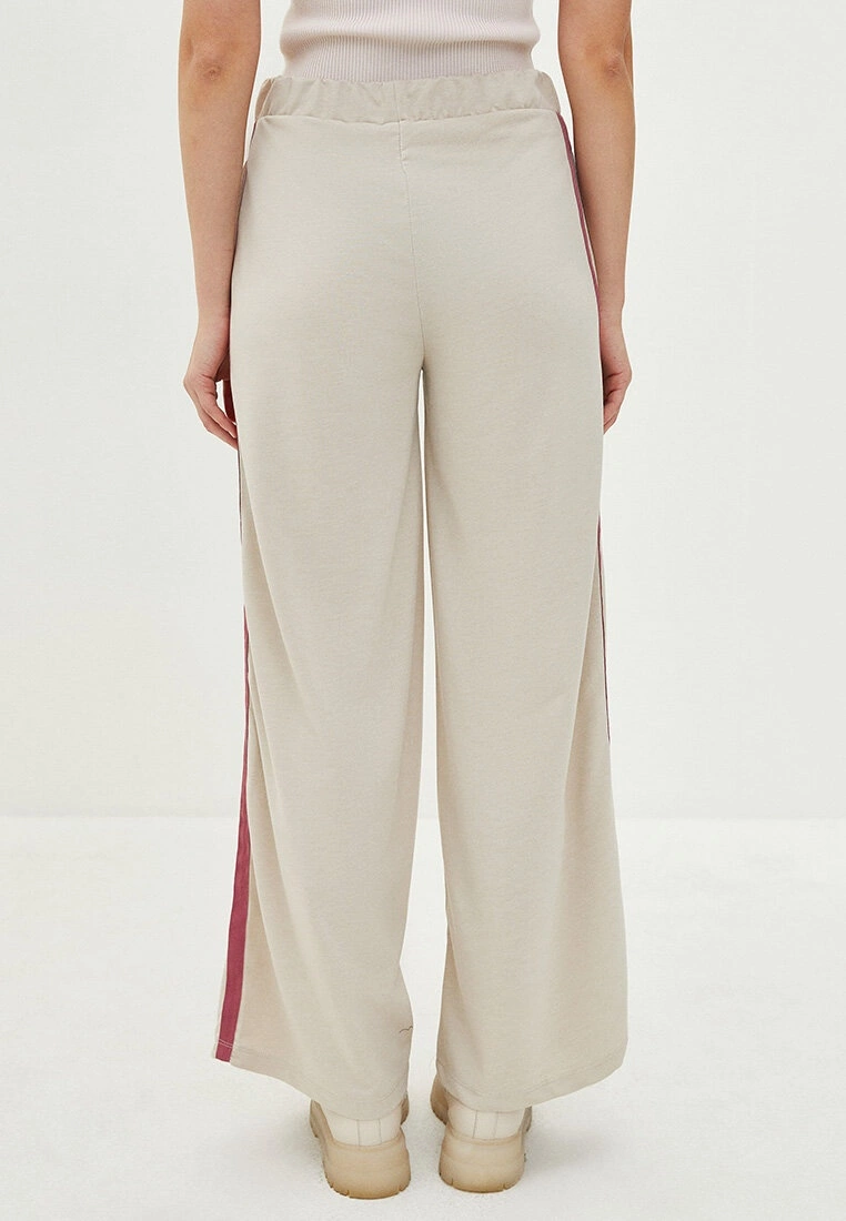 LC WAIKIKI Elastic Waist Stripe Detailed Women's Sweatpants 6 LC WAIKIKI Elastic Waist Stripe Detailed Women's Sweatpants - Image 4