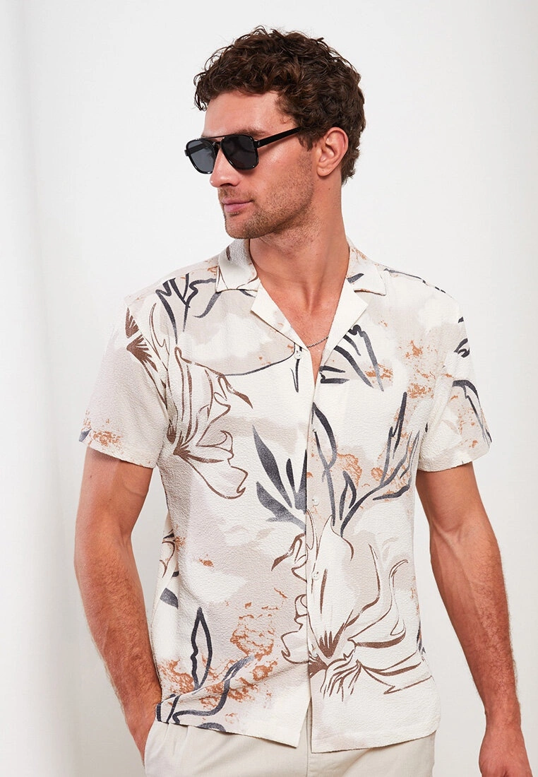 LC WAIKIKI Regular Fit Short Sleeve Patterned Men's Shirt 4 LC WAIKIKI Regular Fit Short Sleeve Patterned Men's Shirt - Image 2