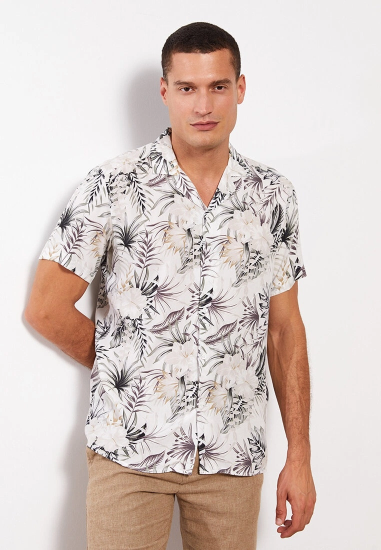 LC WAIKIKI Comfortable Fit Short Sleeve Patterned Viscose Men's Shirt 3 LC WAIKIKI Comfortable Fit Short Sleeve Patterned Viscose Men's Shirt
