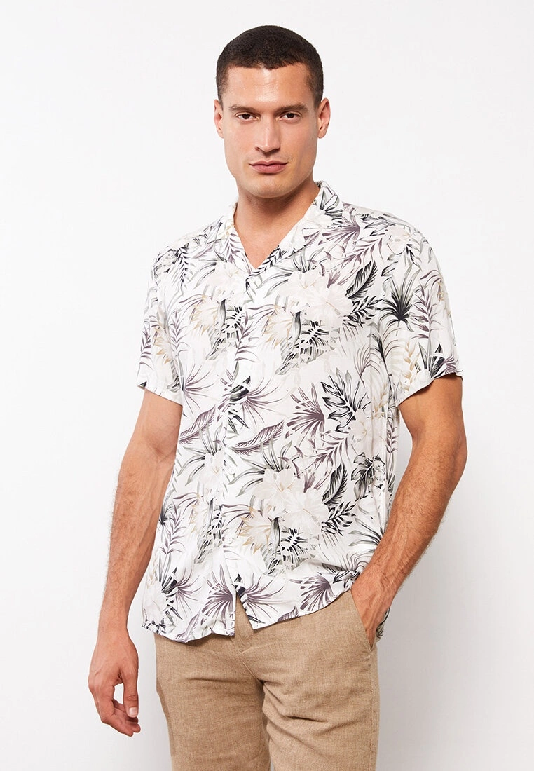 LC WAIKIKI Comfortable Fit Short Sleeve Patterned Viscose Men's Shirt 4 LC WAIKIKI Comfortable Fit Short Sleeve Patterned Viscose Men's Shirt - Image 2