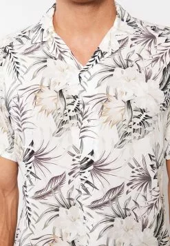 LC WAIKIKI Comfortable Fit Short Sleeve Patterned Viscose Men's Shirt 9 LC WAIKIKI Comfortable Fit Short Sleeve Patterned Viscose Men's Shirt -LC WAIKIKI popular shop lc waikiki 3902 8081936 4