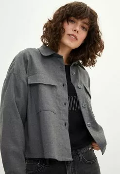 LC WAIKIKI Buttoned Regular Long Sleeve Gabardine Women's Shirt Jacket