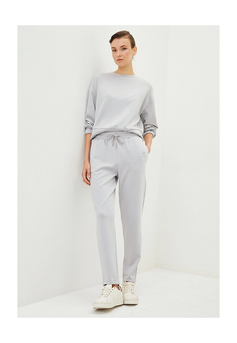 LC WAIKIKI Women's Elastic Waist Plain Sweatpants 6 LC WAIKIKI Women's Elastic Waist Plain Sweatpants - Image 4