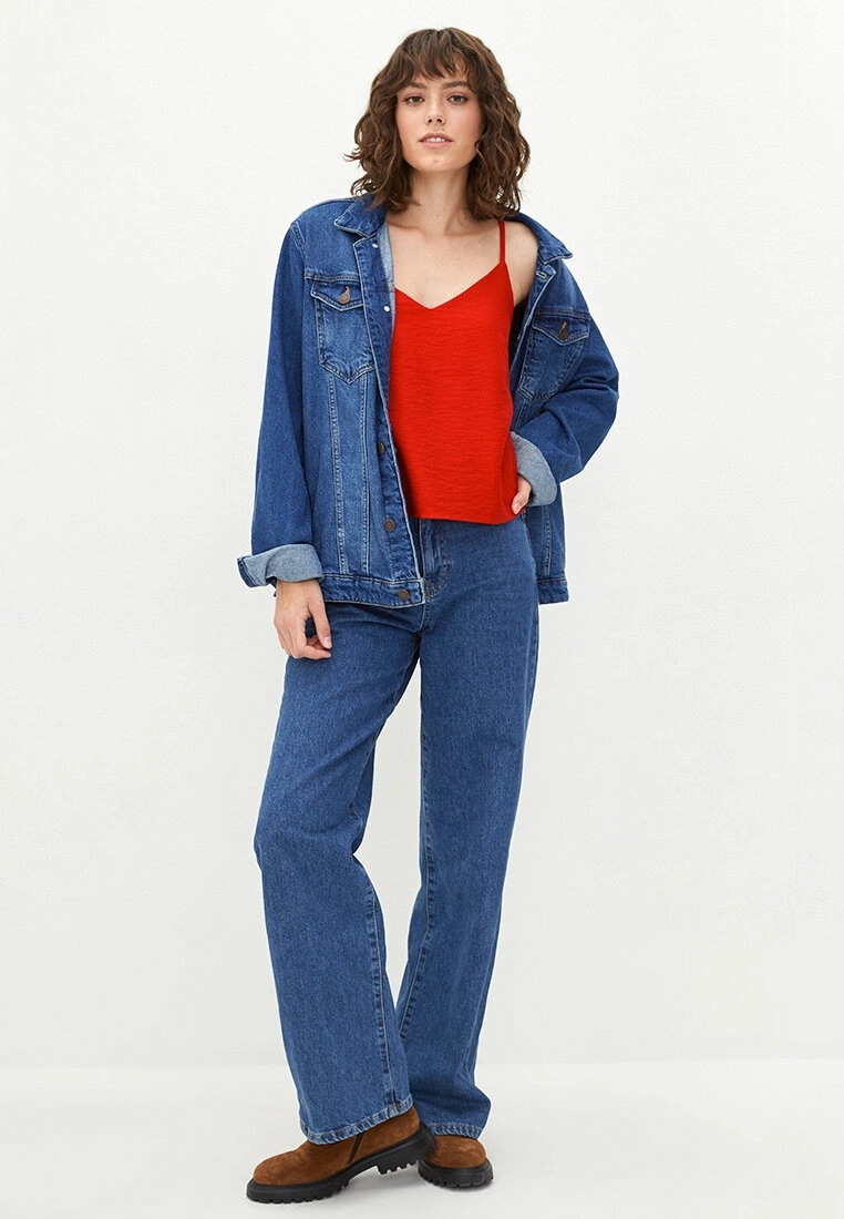 LC WAIKIKI V-Neck Straight Cami Top 5 LC WAIKIKI V-Neck Straight Cami Top - Image 3