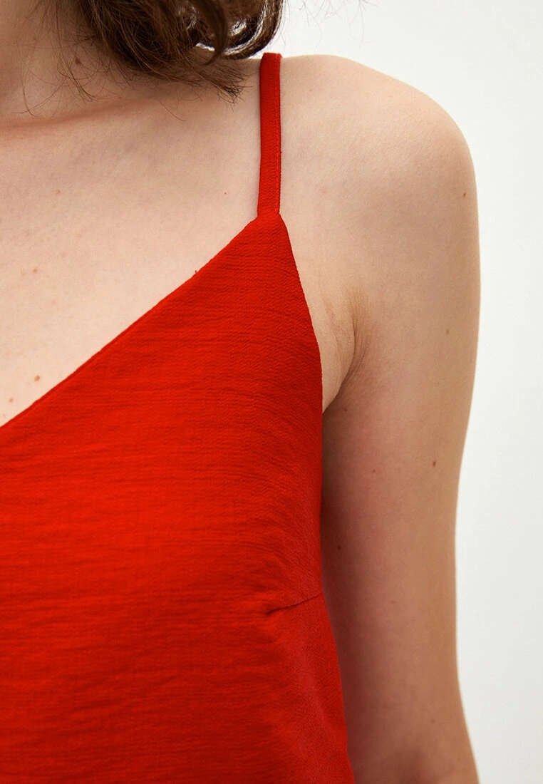 LC WAIKIKI V-Neck Straight Cami Top 6 LC WAIKIKI V-Neck Straight Cami Top - Image 4