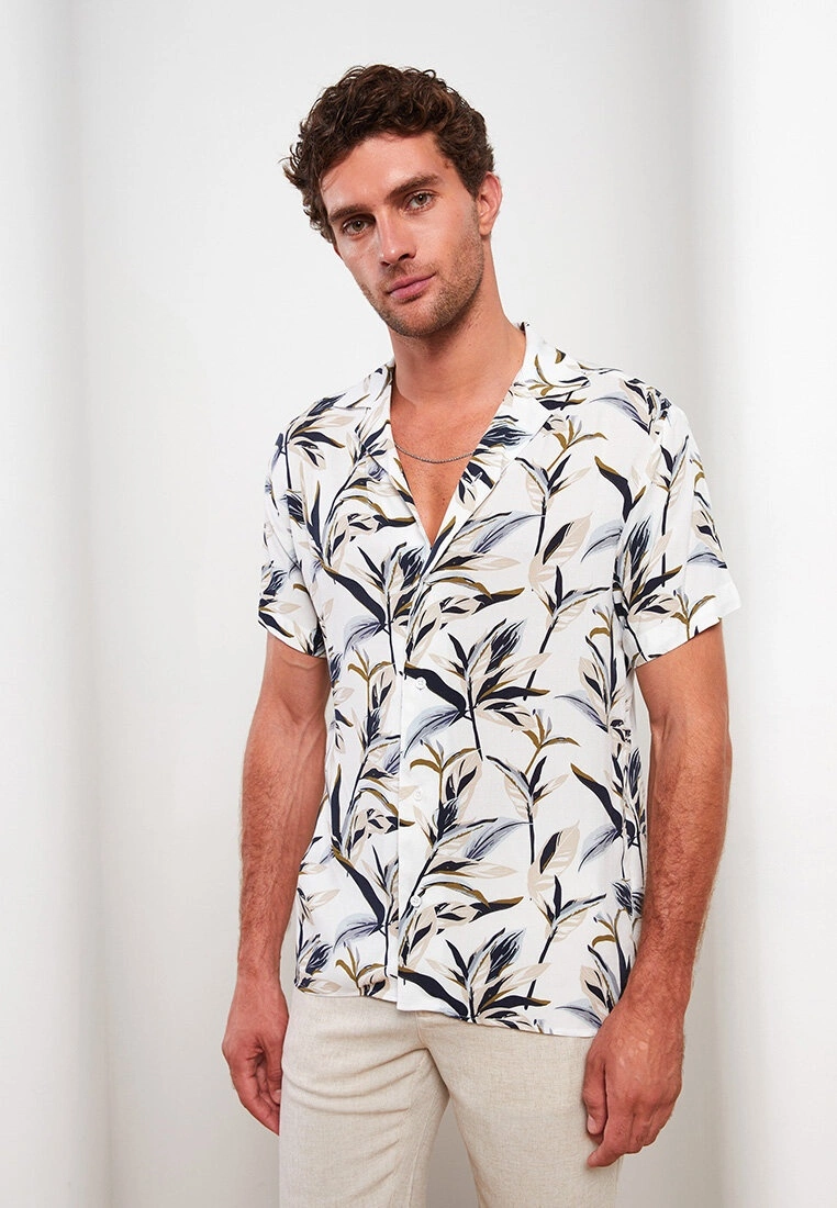 LC WAIKIKI Comfortable Fit Resort Collar Short Sleeve Patterned Men's Shirt 4 LC WAIKIKI Comfortable Fit Resort Collar Short Sleeve Patterned Men's Shirt - Image 2