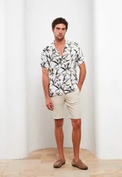 LC WAIKIKI Comfortable Fit Resort Collar Short Sleeve Patterned Men's Shirt 11 LC WAIKIKI Comfortable Fit Resort Collar Short Sleeve Patterned Men's Shirt -LC WAIKIKI popular shop lc waikiki 4619 9822046 3