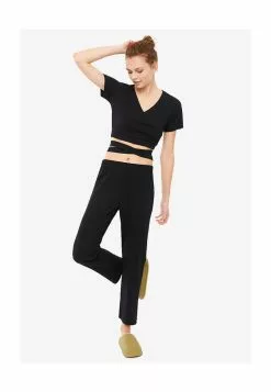 LC WAIKIKI Straight Pajamas Set