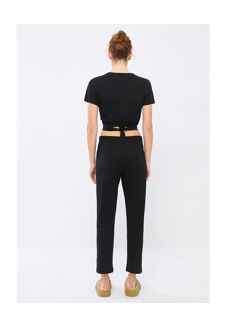 LC WAIKIKI Straight Pajamas Set 4 LC WAIKIKI Straight Pajamas Set - Image 2