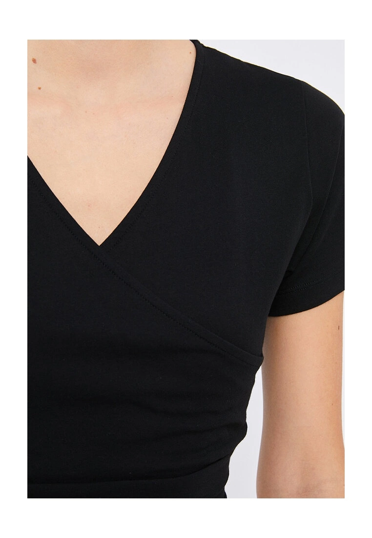 LC WAIKIKI Straight Pajamas Set 5 LC WAIKIKI Straight Pajamas Set - Image 3