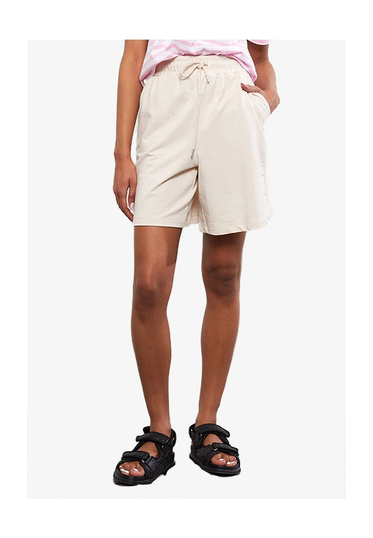 LC WAIKIKI Elastic Waist Text Printed Women Shorts 3 LC WAIKIKI Elastic Waist Text Printed Women Shorts