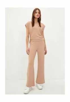 LC WAIKIKI Women's Elastic Waist Plain Pants 10 LC WAIKIKI Women's Elastic Waist Plain Pants -LC WAIKIKI popular shop lc waikiki 5096 8521616 4