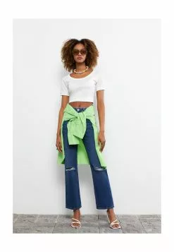 LC WAIKIKI Scoop-Neck Crop Cotton Women's T-Shirt -LC WAIKIKI popular shop lc waikiki 5125 6021616 4