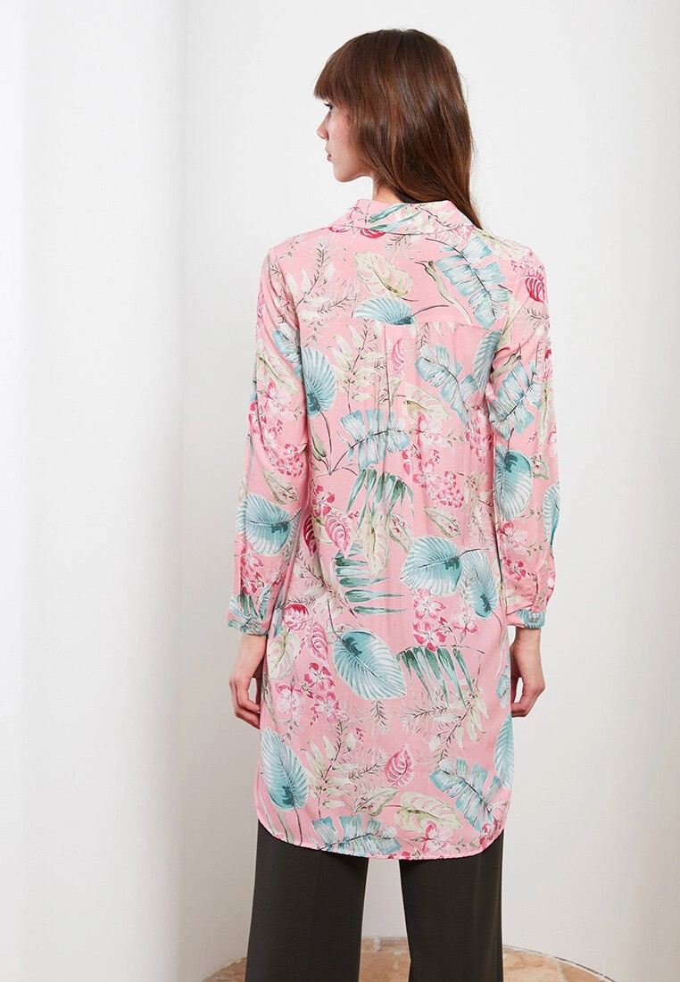 LC WAIKIKI Long Sleeve Viscose Women's Tunic With Shirt Collar Pattern 6 LC WAIKIKI Long Sleeve Viscose Women's Tunic With Shirt Collar Pattern - Image 4