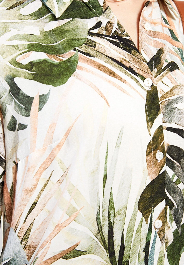 LC WAIKIKI Long Sleeve Viscose Women's Tunic With Shirt Collar Pattern 5 LC WAIKIKI Long Sleeve Viscose Women's Tunic With Shirt Collar Pattern - Image 3