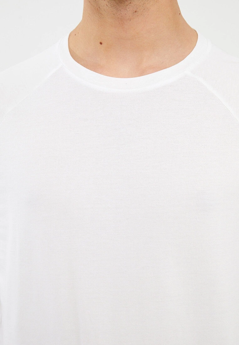 LC WAIKIKI Crew Neck Short Sleeve Basic Pique Men's T-Shirt 5 LC WAIKIKI Crew Neck Short Sleeve Basic Pique Men's T-Shirt - Image 3