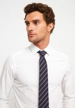 LC WAIKIKI Slim Fit Long Sleeve Poplin Men Shirt -LC WAIKIKI popular shop lc waikiki 5451 3050836 2