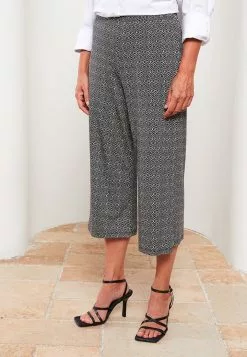 LC WAIKIKI Women's Capri With Elastic Waist Pattern 5 LC WAIKIKI Women's Capri With Elastic Waist Pattern -LC WAIKIKI popular shop lc waikiki 5556 4474236 2