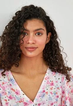 LC WAIKIKI Double Breasted Floral Short Sleeve Crinkle Fabric Women's Blouse -LC WAIKIKI popular shop lc waikiki 5747 1927736 4