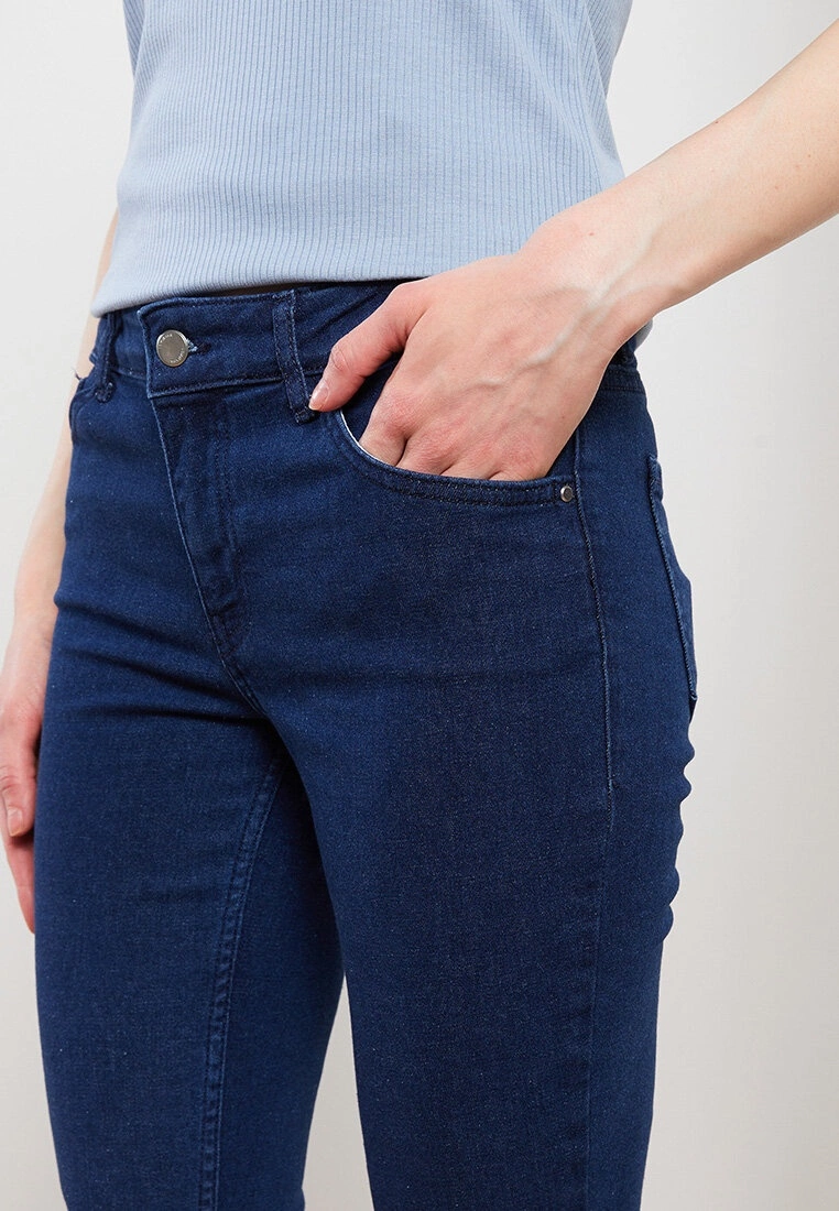 LC WAIKIKI Skinny Fit Straight Pocket Detailed Women's Rodeo Jeans 5 LC WAIKIKI Skinny Fit Straight Pocket Detailed Women's Rodeo Jeans - Image 3