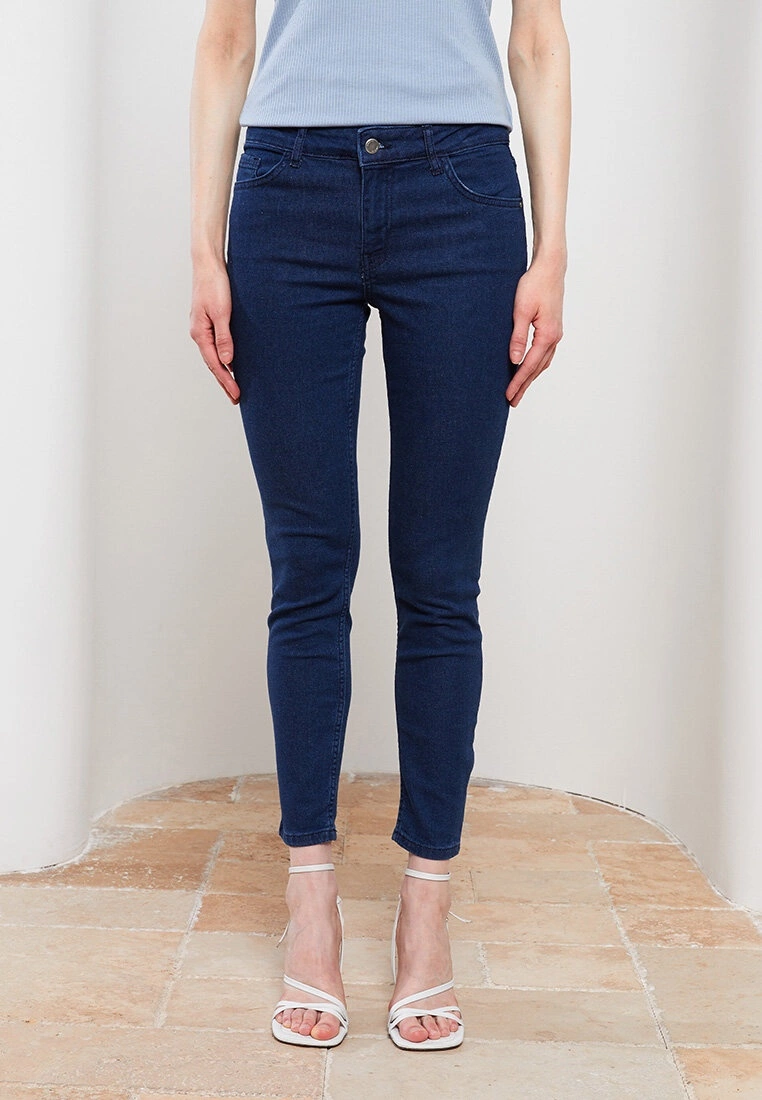 LC WAIKIKI Skinny Fit Straight Pocket Detailed Women's Rodeo Jeans 6 LC WAIKIKI Skinny Fit Straight Pocket Detailed Women's Rodeo Jeans - Image 4