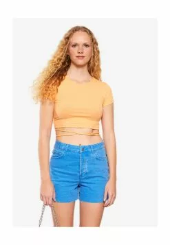 LC WAIKIKI Crew Neck Crop Cotton T-Shirt