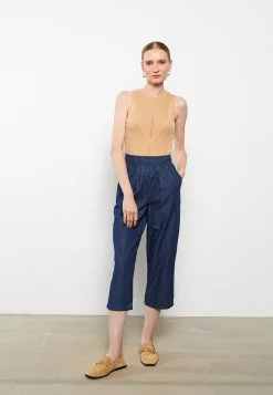 LC WAIKIKI Women's Straight Elastic Waist Jean Capri