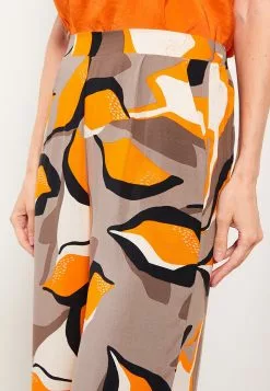 LC WAIKIKI Patterned Viscose Women Capri 10 LC WAIKIKI Patterned Viscose Women Capri -LC WAIKIKI popular shop lc waikiki 6514 8019726 3