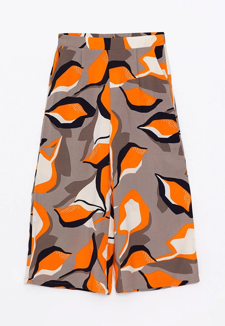 LC WAIKIKI Patterned Viscose Women Capri 8 LC WAIKIKI Patterned Viscose Women Capri - Image 6