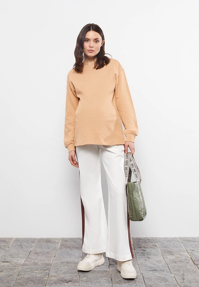 LC WAIKIKI Elastic Waist Stripe Detailed Cotton Maternity Sweatpants 4 LC WAIKIKI Elastic Waist Stripe Detailed Cotton Maternity Sweatpants - Image 2