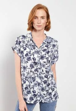 LC WAIKIKI Crew Neck Floral Short Sleeve Crinkle Fabric Women's Shirt