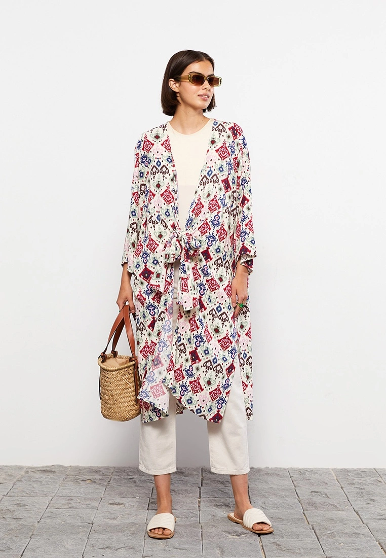 LC WAIKIKI Shawl Collar Patterned Long Sleeve Viscose Women's Kimono 3 LC WAIKIKI Shawl Collar Patterned Long Sleeve Viscose Women's Kimono